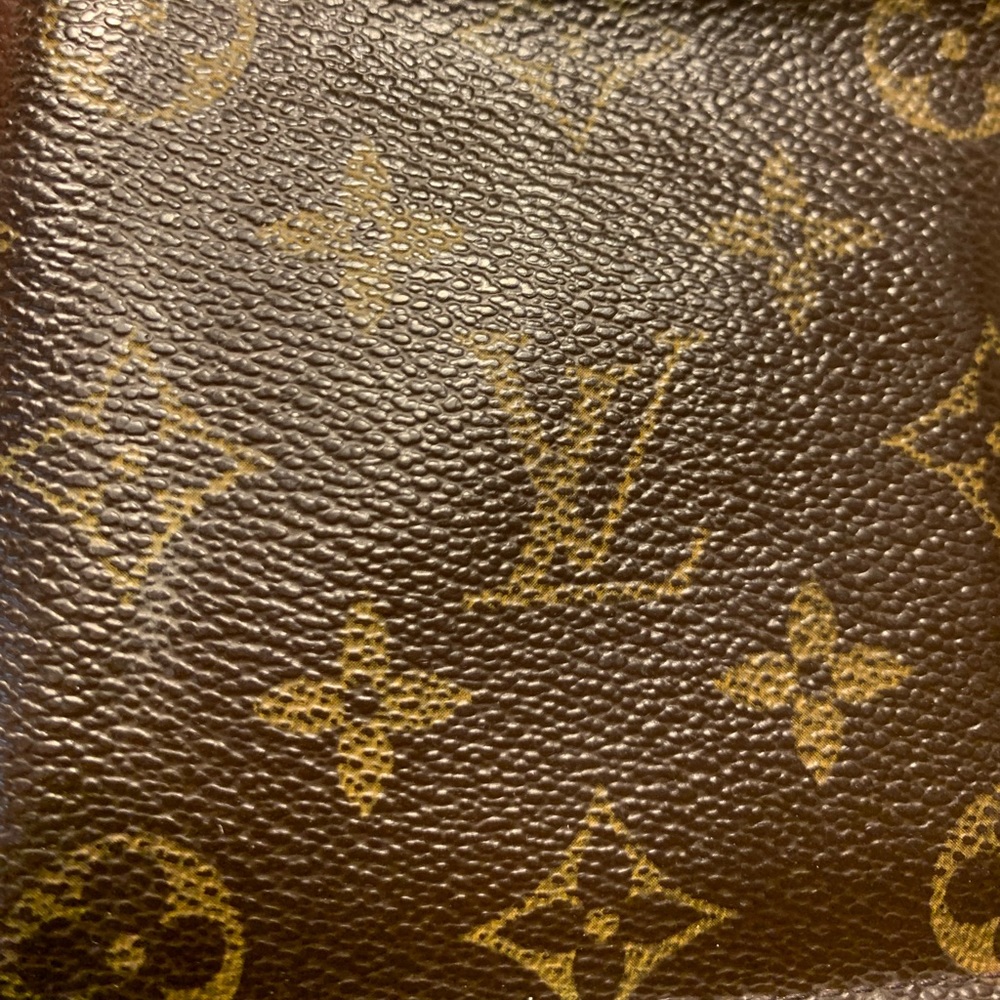 Mens original Louis Vuitton wallet
